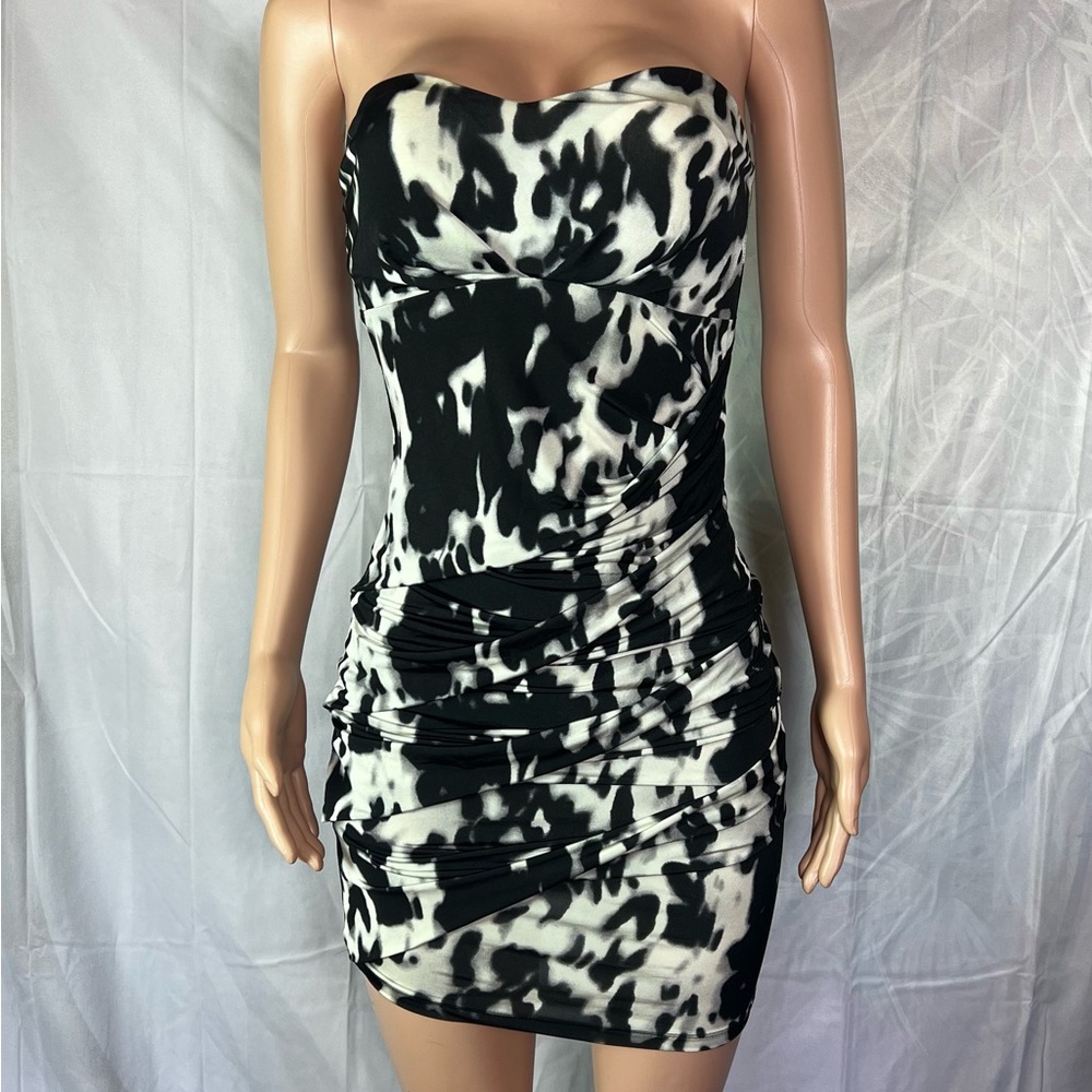 Strapless abstract ruched mini dress